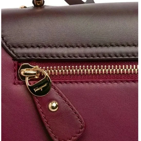 Authentic Salvatore Ferragamo Bicolor Leather Gancini Mya Crossbody Bag - Picture 5 of 6